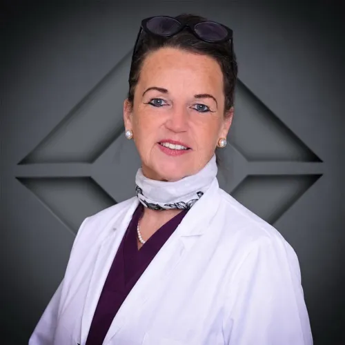 Dr. med. Barbara John, FEBGH, Fachärztin für Innere Medizin & Gastroenterologie